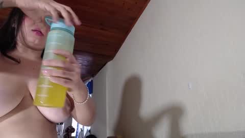 LIZETH online show from October 2025 11:22:02 AM