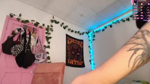 Snapshot of cybercami chatting on February 2025 04:58:01 PM Camila online show from February 2025 04:58:01 PM