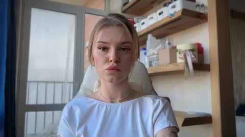 Im Emi streaming with my friend Reyna today online show from April 2026 01:49:02 PM