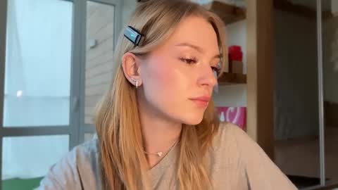 Snapshot of cyberl0ve_ chatting on May 2026 02:27:02 PM Im Emi streaming with my friend Reyna today online show from May 2026 02:27:02 PM
