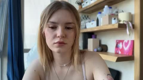 Snapshot of cyberl0ve_ chatting on June 2026 11:27:02 AM Im Emi streaming with my friend Reyna today online show from June 2026 11:27:02 AM