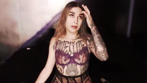 Nikki online show from December 2024 12:11:01 AM