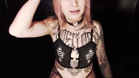 Nikki online show from October 2025 12:27:01 AM