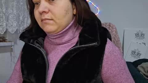 Snapshot of cyndee_winter chatting on February 2026 06:06:01 PM Cyndee Winter online show from February 2026 06:06:01 PM