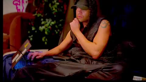 Cyrus DeLux online show from May 2026 10:18:01 PM
