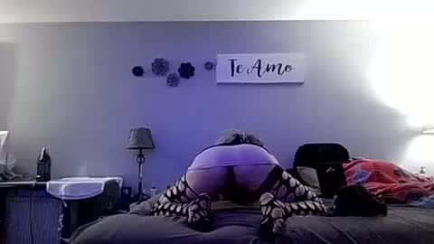 IMA PUT IT ON YA SHOULDER SO U CAN THINK ABOUT IT online show from October 2025 11:19:01 AM