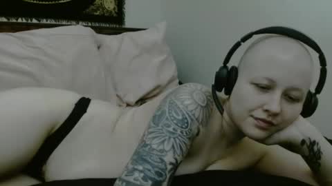 Snapshot of d_a_i_s_y chatting on September 2025 02:47:02 AM Daisy online show from September 2025 02:47:02 AM