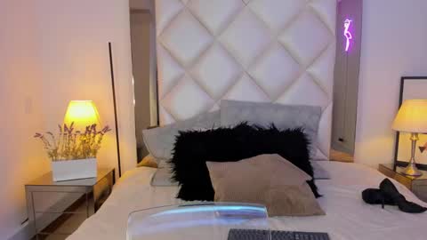 Kim online show from December 2024 04:19:02 AM