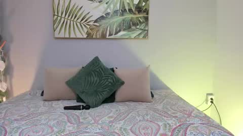 Daphne online show from October 2025 11:50:02 AM