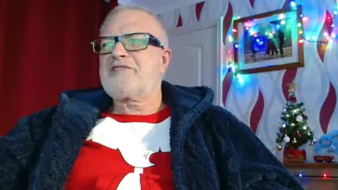 Brian ... online show from December 2025 09:01:01 PM