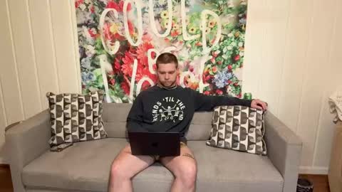 Snapshot of daddydaydrinkz chatting on May 2026 04:31:01 AM DaddydayDrinkz online show from May 2026 04:31:01 AM