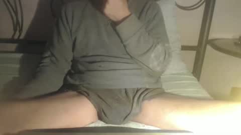 Snapshot of daddylove2017 chatting on December 2024 02:01:01 PM alby online show from December 2024 02:01:01 PM