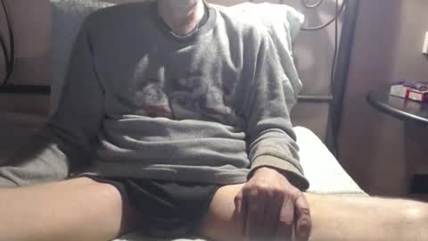 Snapshot of daddylove2017 chatting on October 2025 02:46:01 PM alby online show from October 2025 02:46:01 PM