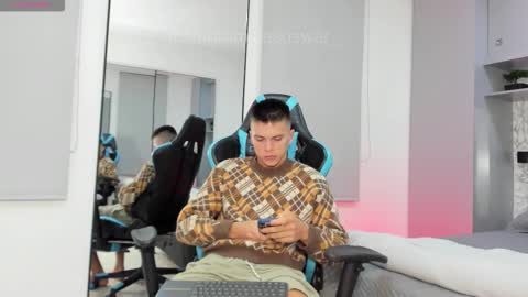 Snapshot of daddyrich4u chatting on November 2025 12:10:02 AM daddyrich4u online show from November 2025 12:10:02 AM