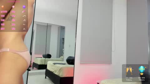 Snapshot of daddyrich4u chatting on December 2025 04:03:02 PM daddyrich4u online show from December 2025 04:03:02 PM