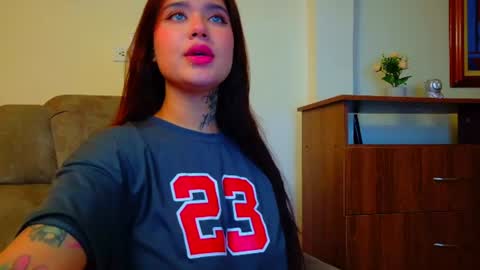 Snapshot of daddys_little_secrett chatting on June 2026 12:53:02 AM Valen online show from June 2026 12:53:02 AM