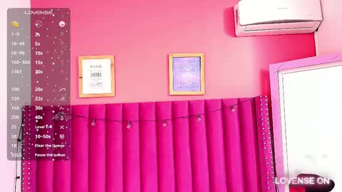 Snapshot of daddysneakinme chatting on December 2024 01:25:02 PM Anny online show from December 2024 01:25:02 PM