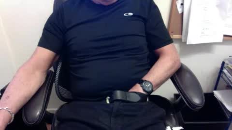 dadooronron69 online show from April 2026 04:44:02 PM