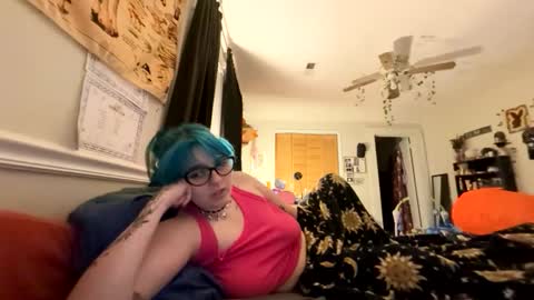 Snapshot of dadsdoll2 chatting on May 2026 05:57:02 AM dadsdoll2 online show from May 2026 05:57:02 AM