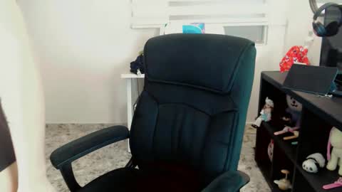 Snapshot of dae_lune chatting on February 2026 10:25:01 PM dae_lune online show from February 2026 10:25:01 PM