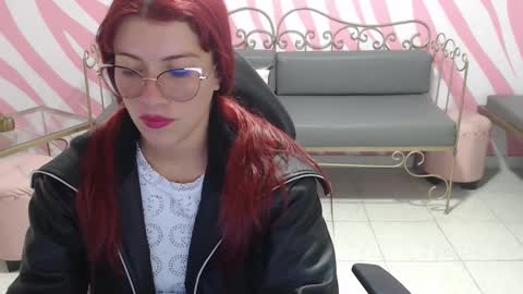 Snapshot of daffne_evans chatting on November 2025 08:07:01 PM daffne evans online show from November 2025 08:07:01 PM