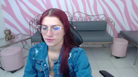 Snapshot of daffne_evans chatting on November 2025 08:31:01 PM daffne evans online show from November 2025 08:31:01 PM