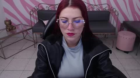 Snapshot of daffne_evans chatting on November 2025 08:30:01 PM daffne evans online show from November 2025 08:30:01 PM