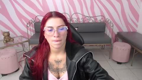 Snapshot of daffne_evans chatting on December 2025 01:27:01 PM daffne evans online show from December 2025 01:27:01 PM