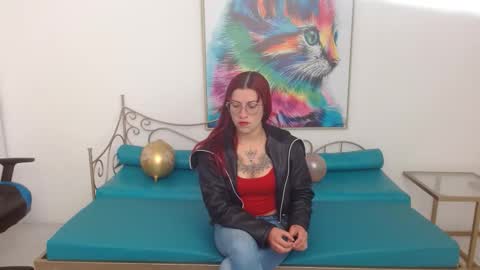 Snapshot of daffne_evans chatting on December 2025 01:16:02 PM daffne evans online show from December 2025 01:16:02 PM