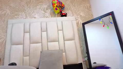 daffnelewis online show from February 2026 11:25:02 AM