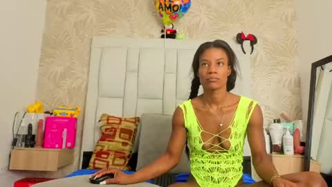 daffnelewis online show from April 2026 11:09:01 AM