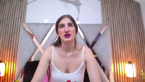 Dafne Castro online show from April 2026 07:39:01 PM