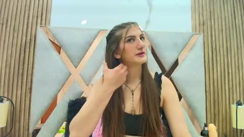 Dafne Castro online show from April 2026 06:28:01 PM