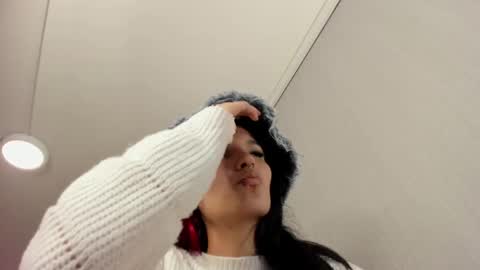 dafne huges online show from December 2024 09:33:02 PM