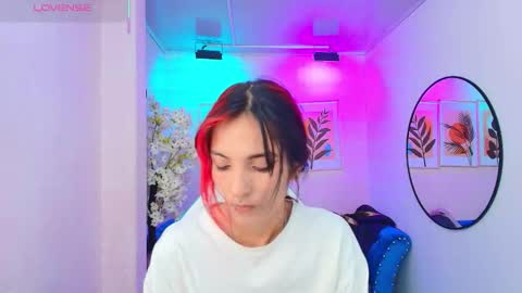 dafne huges online show from November 2025 07:14:02 PM