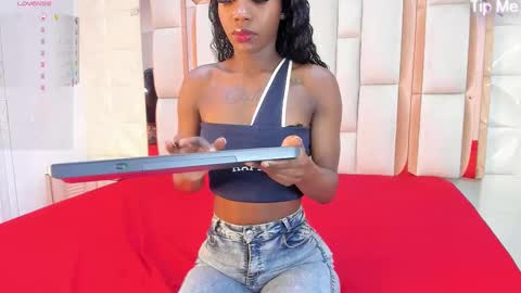 Dafnee online show from November 2025 12:27:02 PM