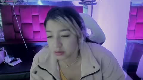 Dahiana  online show from May 2026 04:04:02 PM