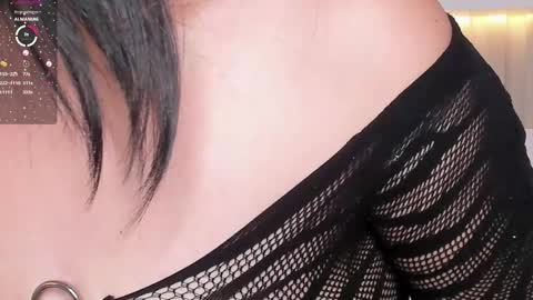 dahianthompson1_ online show from April 2026 08:36:02 PM