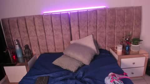 dahlia_rossee online show from April 2026 08:00:02 PM