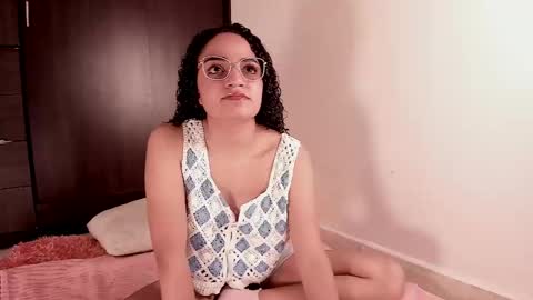 Snapshot of dahliabrowniee chatting on September 2025 08:32:02 PM Dahli online show from September 2025 08:32:02 PM