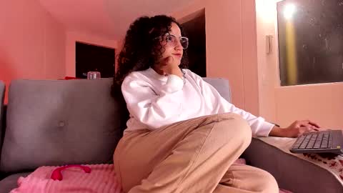 Snapshot of dahliabrowniee chatting on November 2025 09:53:01 AM Dahli online show from November 2025 09:53:01 AM