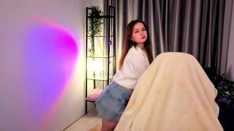 Teona online show from December 2025 02:04:02 PM