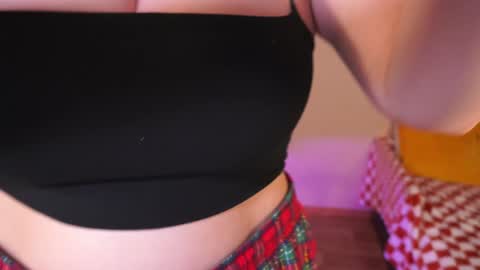 Snapshot of daien_halpert chatting on December 2024 12:11:02 AM Cute DianaOnline mostly at 8pm-0000 am UK TimeTuesday and Wednesday off online show from December 2024 12:11:02 AM