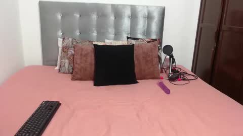 Daiisha.. online show from September 2025 07:37:01 PM