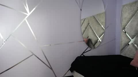 daila_ online show from December 2024 06:44:01 PM