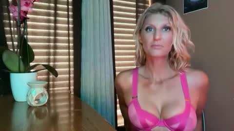 Daisy137 online show from March 2026 05:09:02 PM