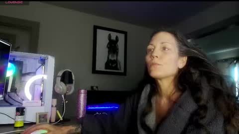 Snapshot of daisy_dove chatting on January 2026 02:55:02 PM Daisy online show from January 2026 02:55:02 PM