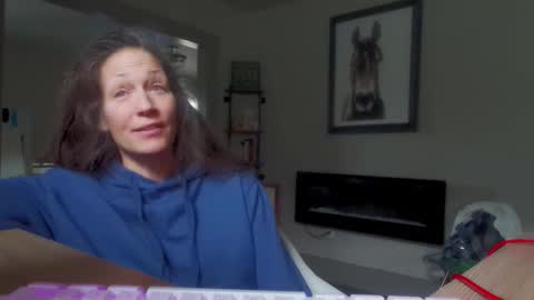 Snapshot of daisy_dove chatting on April 2026 04:26:02 PM Daisy online show from April 2026 04:26:02 PM