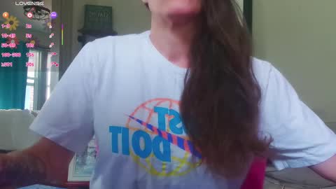 Snapshot of daisy_dove chatting on April 2026 05:43:01 PM Daisy online show from April 2026 05:43:01 PM