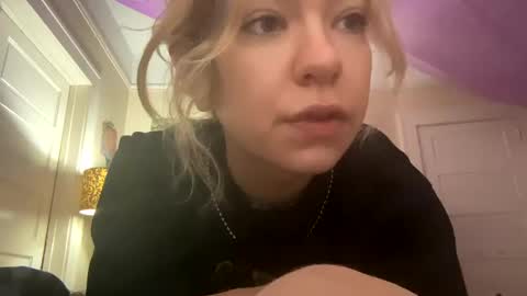 DaisyB3 online show from December 2024 10:23:02 PM